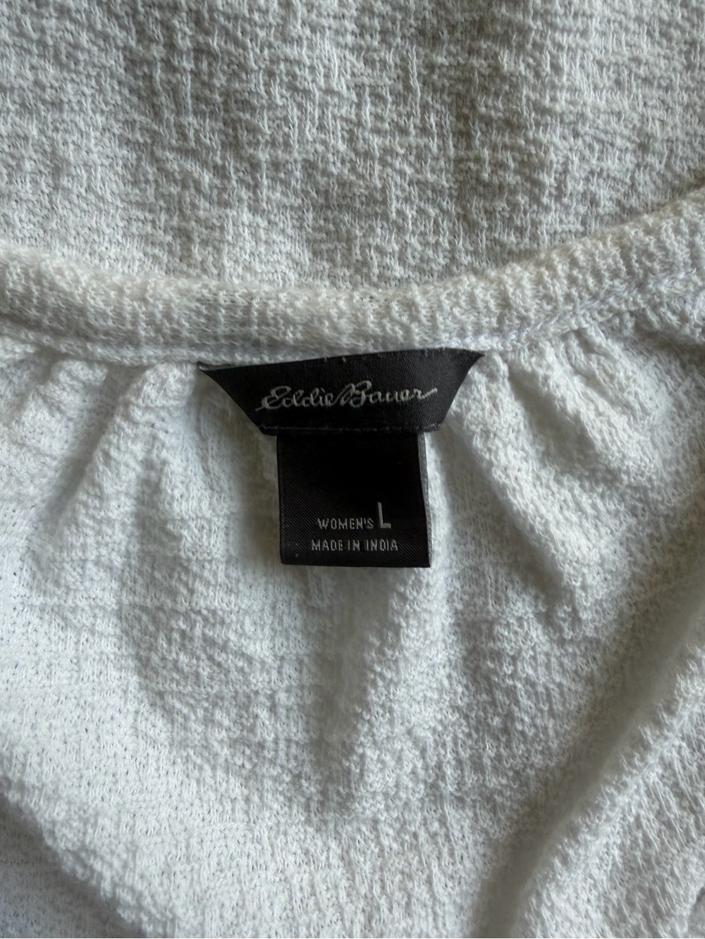 Eddie Bauer White Textured V-Neck Sleeveless Tank - Picture 2 of 4